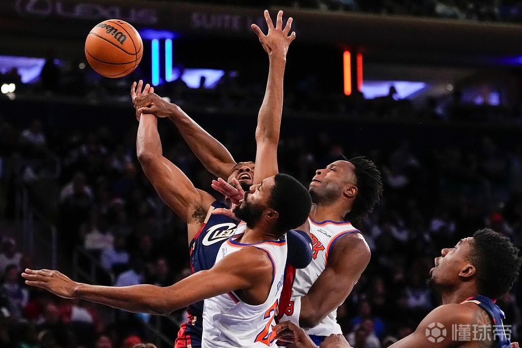 NBA东决对阵：尼克斯vs骑士；常规赛尼克斯2胜1负稍占上风