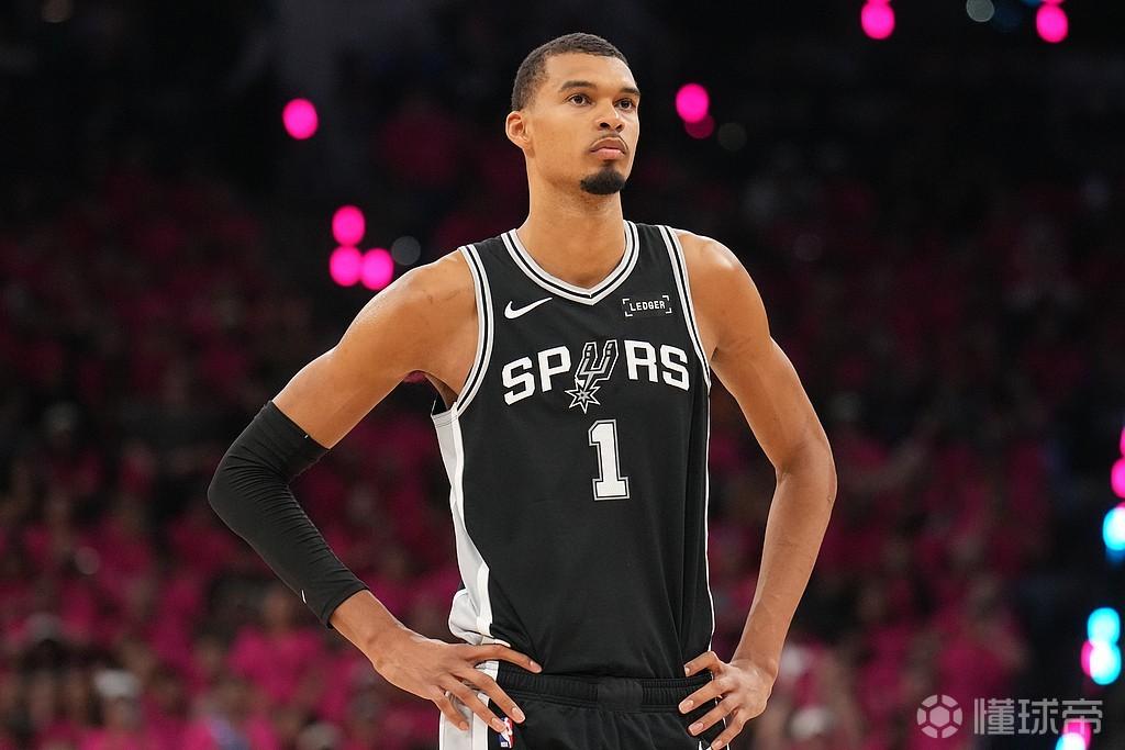 Shams：文班G5赛后未接受采访，遭到NBA官方警告
