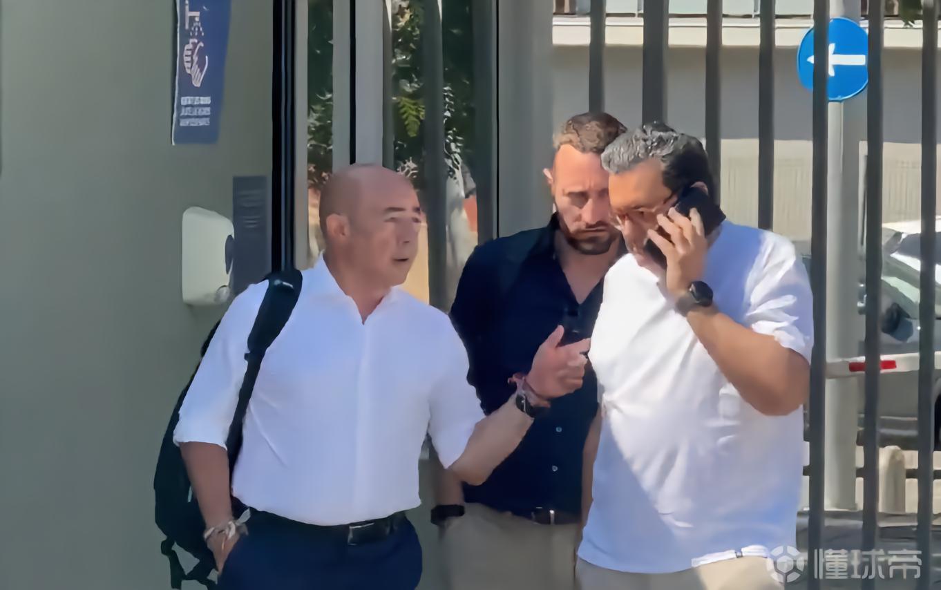 记者：戈登经纪公司法律部门负责人已在审核合同，为转会准备