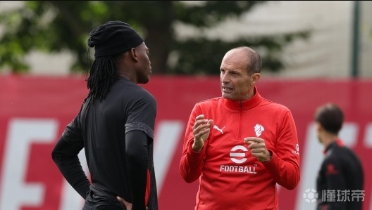斯基拉：加拉塔萨雷给莱奥开年薪1000万欧合同，下周与米兰谈